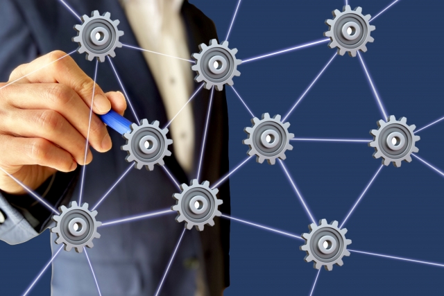 内製化と外注とのメリット・デメリットを比較